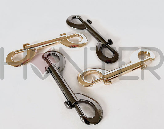Double-sided carabiner for fixing the handcuffs