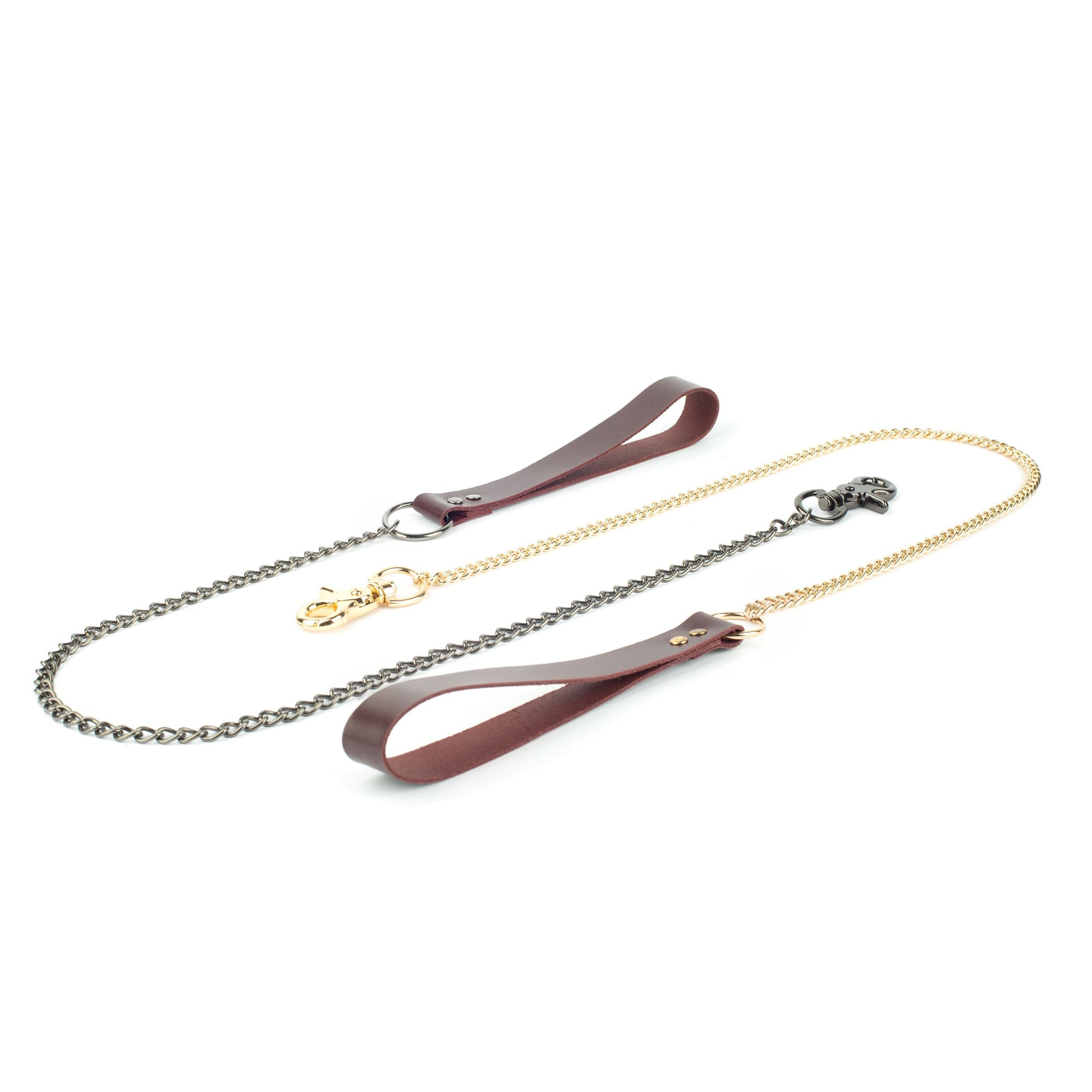 BDSM leather chain leash on a white background, marsala leather hand loop connected to a 60 cm metal chain with a carabiner fixed directly to the chain end. The photo shows the same leash with two hardware finishes, dark nickel and gold, arranged flat for comparison.