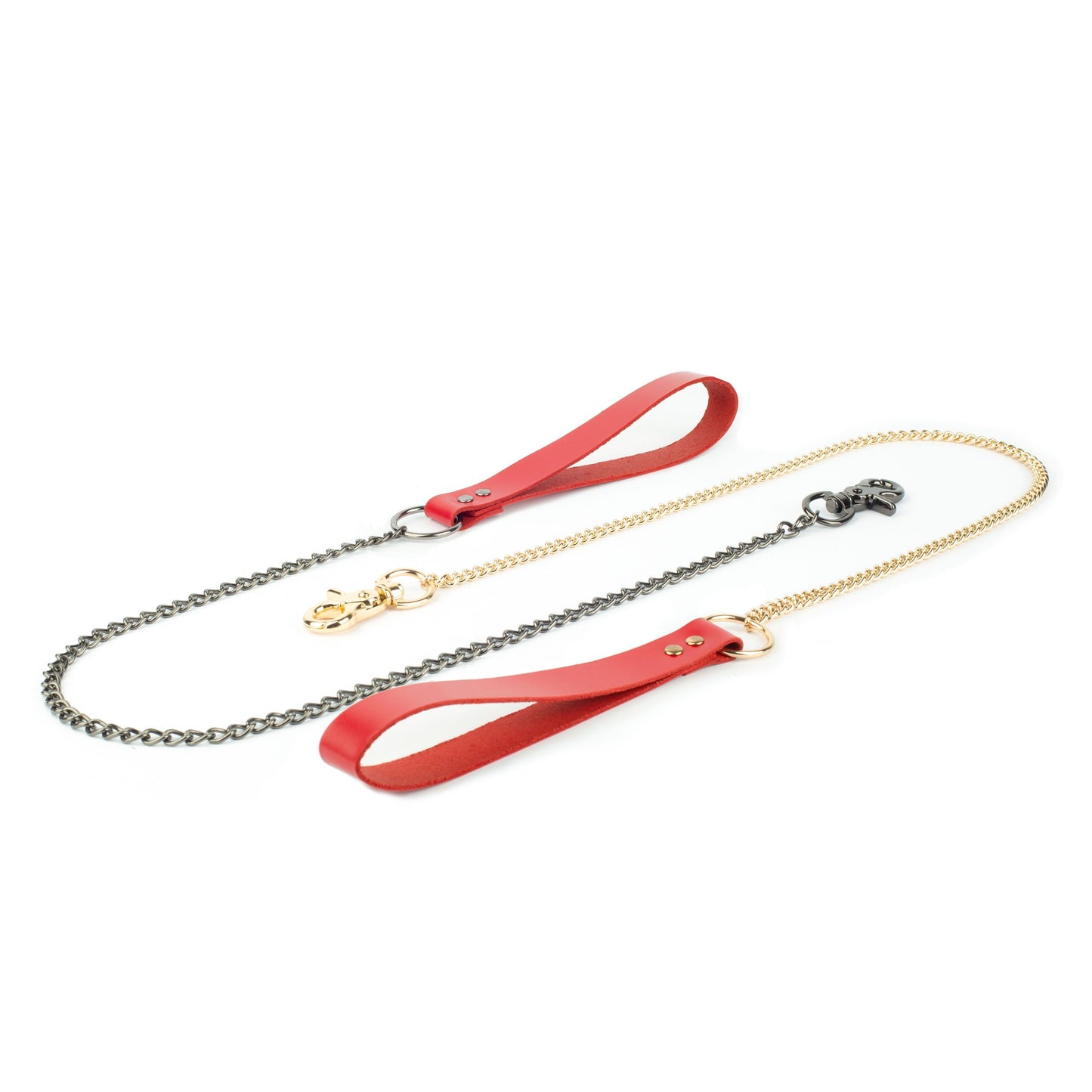 BDSM leather chain leash on a white background, red leather hand loop connected to a 60 cm metal chain with a carabiner fixed directly to the chain end. The photo shows the same leash with two hardware finishes, dark nickel and gold, laid flat for a side by side view.
