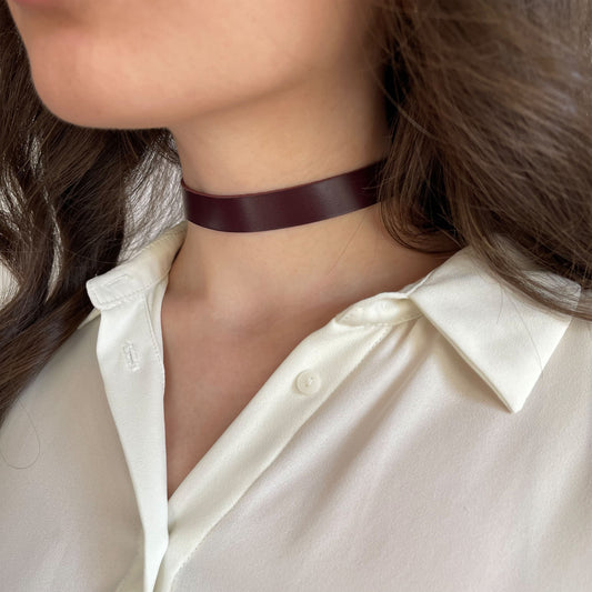 Minimalist Leather Choker with Buckle – Marsala