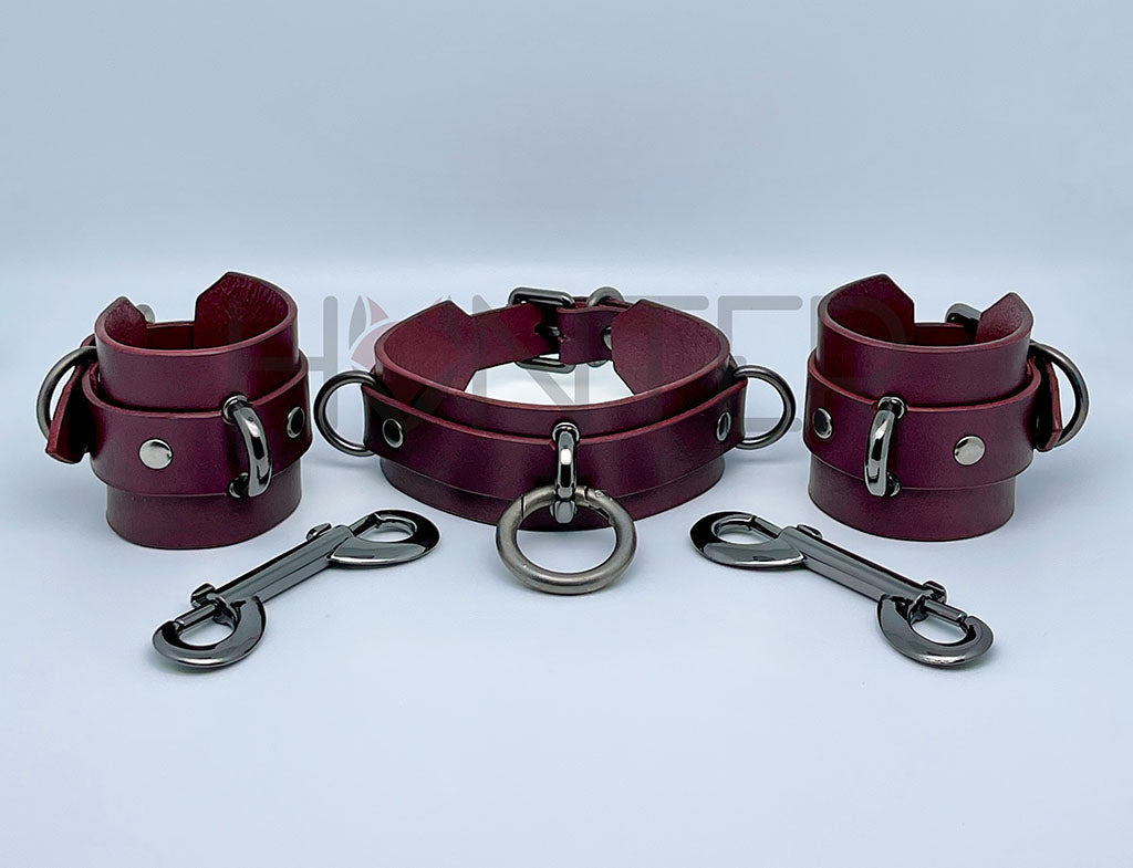 BDSM Kit Leather Collar with Ring and Handcuffs with Carabiners – Mrs.  Hunter